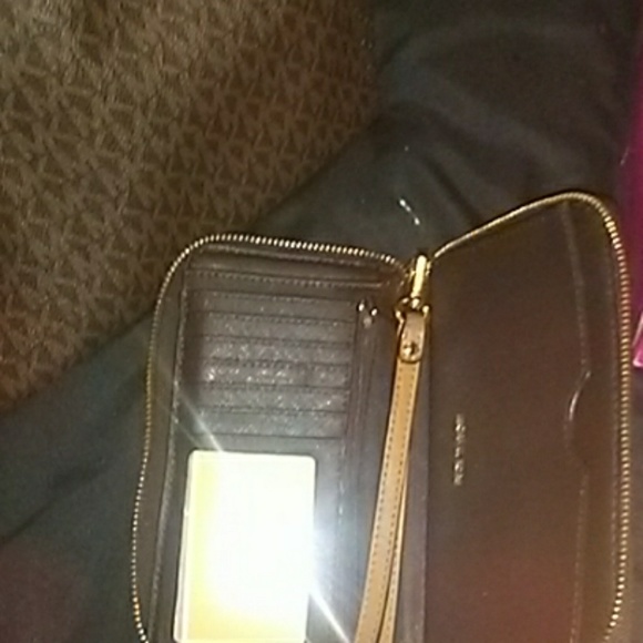 Micheal Kors Purse and wallet - Picture 6 of 6